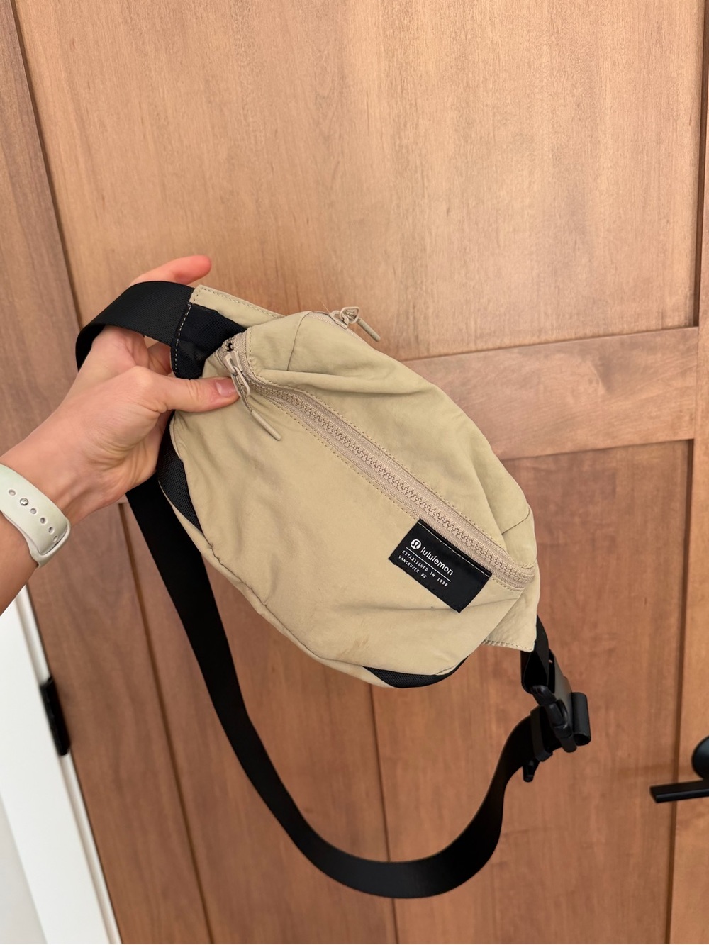 LULULEMON CLEAN LINES BELT BAG